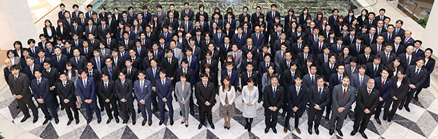 180名以上の弁護士が連携して,ご支援・お力添えに全力で取り組みます。
